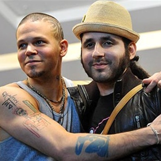 Calle 13 a una Fiesta de locos