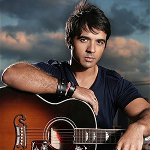 Cambia Luis Fonsi balada por reggaetón