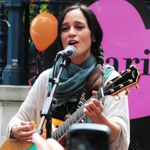 Julieta Venegas y Natalia Lafourcade se presentan en París