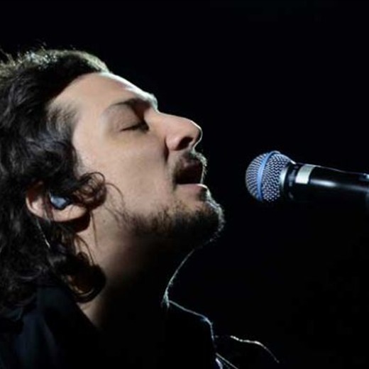 León Larregui presenta nuevo material