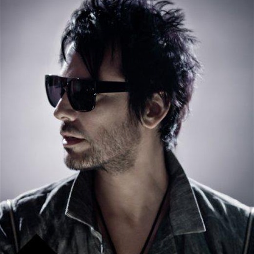 Beto Cuevas desmiente supuesto romance con Paulina Rubio