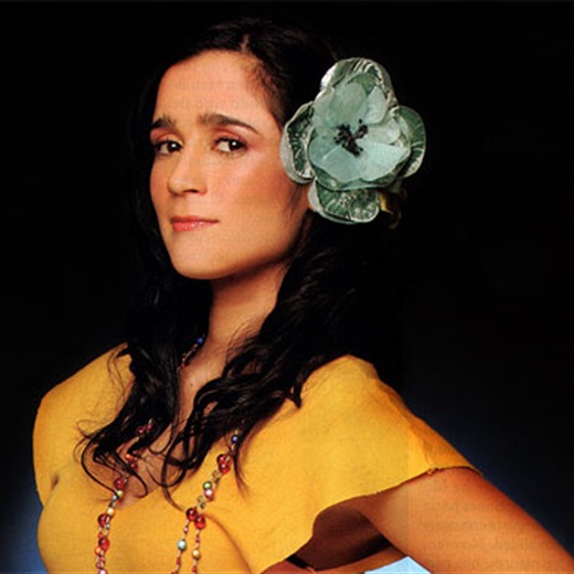 Julieta Venegas canta con causa