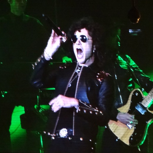 Enrique Bunbury cumple a sus fans en presentación de 'Palosanto' Enrique Bunbury cumple a sus fans en presentación de 'Palosanto'