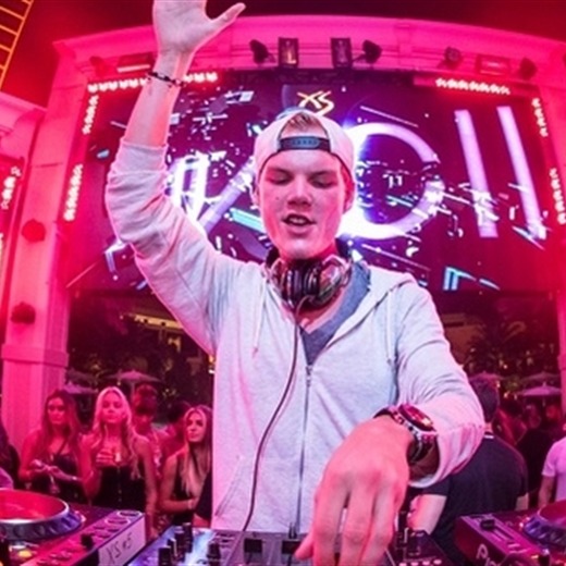 Avicii, Santana o Wyclef cerrarán el Mundial de Brasil.