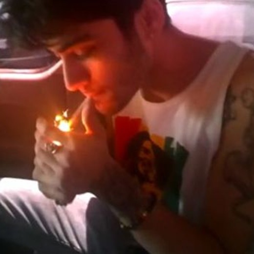 One Direction fumando
