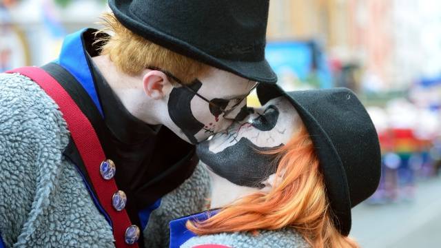 kiss kiss