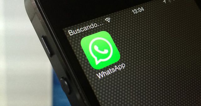 Le expulsan de WhatsApp y nota cómo su vida social se ha limitado muchísimo.