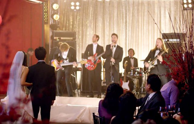 Maroon 5 invade bodas reales para la filmación de su video Maroon 5 invade bodas reales para la filmación de su video