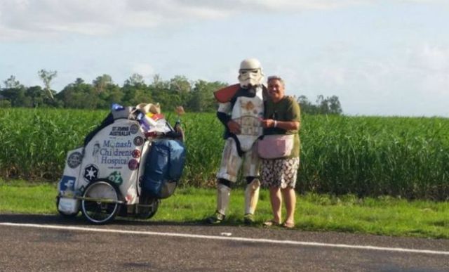 Su traje le salvó la vida Su traje le salvó la vida