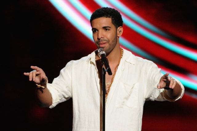 Drake lanza un disco por sorpresa en iTunes Drake lanza un disco por sorpresa en iTunes