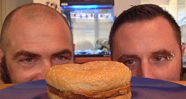 Guardan hamburguesa por... ¡20 años! Guardan hamburguesa por... ¡20 años!