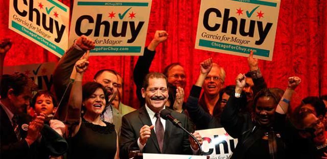 ¡Mexicano podría ser electo alcalde de Chicago!