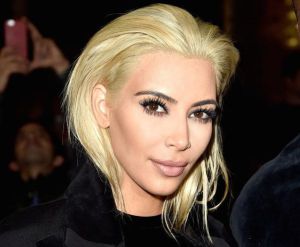 ¡Kim Kardashian ya no es rubia! ¡Kim Kardashian ya no es rubia!