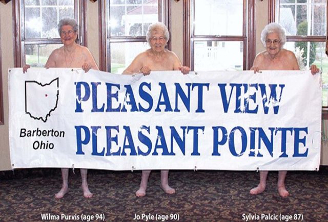 ¡Ancianos con poca ropa! ¡Ancianos con poca ropa!