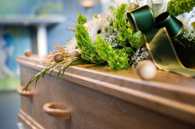 Strippers bailan en un funeral Strippers bailan en un funeral