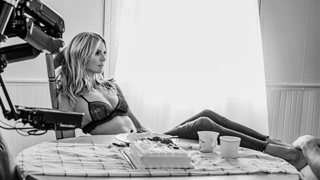 Heidi Klum y Pedro Pascal protagonizan el nuevo video de Sia Heidi Klum y Pedro Pascal protagonizan el nuevo video de Sia