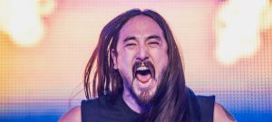 Steve Aoki directo a quirófano por gritar en sus conciertos Steve Aoki directo a quirófano por gritar en sus conciertos