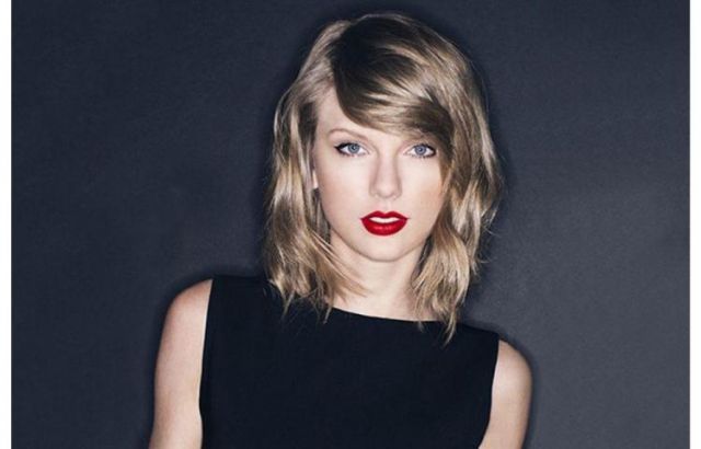 Profesor eliminará examen final si la artista Taylor Swift lo llama. Profesor eliminará examen final si la artista Taylor Swift lo llama.