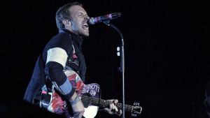 Subastan la primera guitarra de Chris Martin Subastan la primera guitarra de Chris Martin