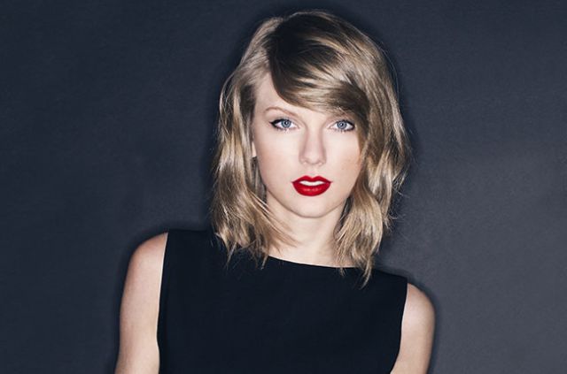 Taylor Swift dona 15.000 dólares a una familia Taylor Swift dona 15.000 dólares a una familia