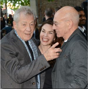 ¡Magnetto y Profesor X se besaron! ¡Magnetto y Profesor X se besaron!