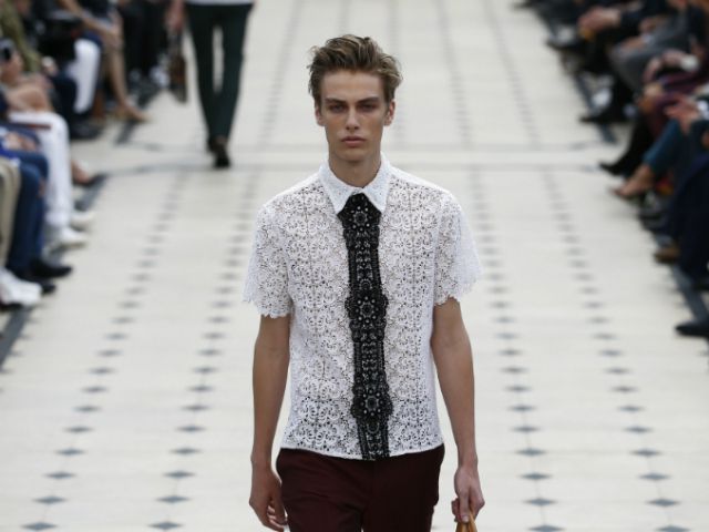 Burberry introduce camisas encaje hombres | y Belleza | LOS40 México