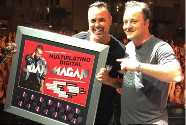 Juan Magán recibió Disco Multiplatino Digital Juan Magán recibió Disco Multiplatino Digital