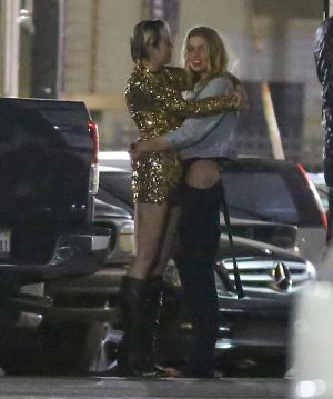 No hay duda Miley Cyrus y Stella Maxwell son novias No hay duda Miley Cyrus y Stella Maxwell son novias