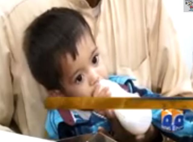Un niño de tan solo 9 meses de edad en un tribunal Un niño de tan solo 9 meses de edad en un tribunal