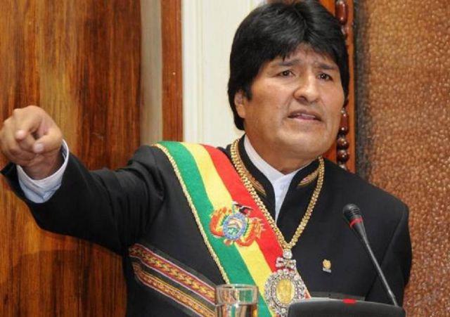 El baile del cuello por Evo Morales