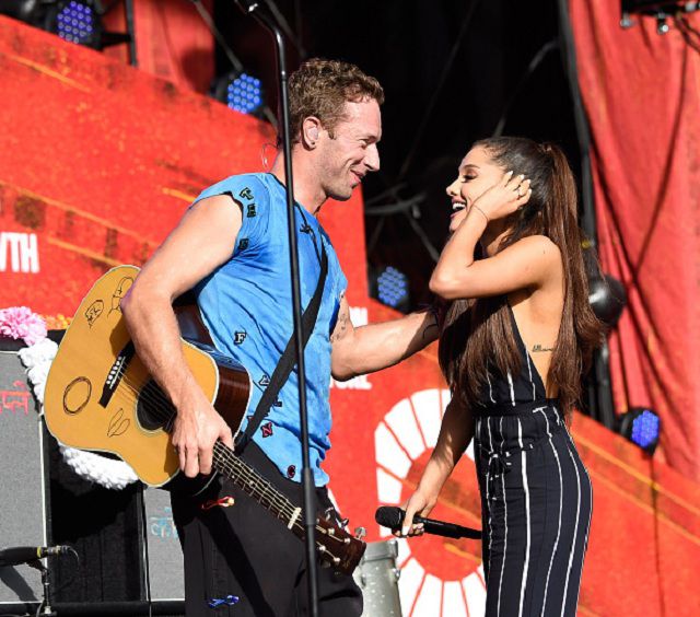 Coldplay invita al escenario a Ariana Grande Coldplay invita al escenario a Ariana Grande