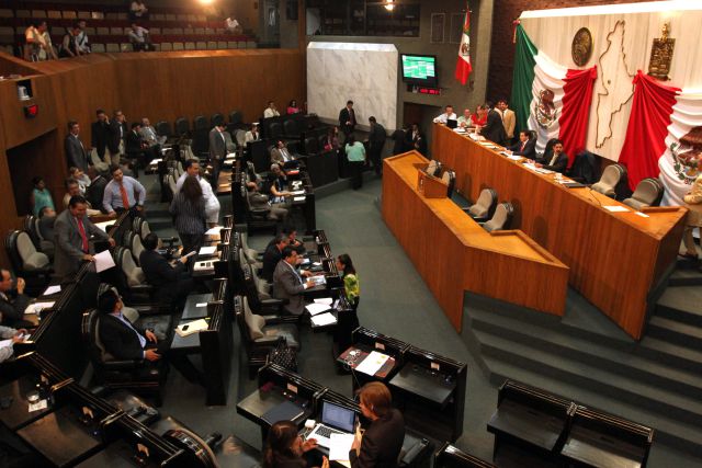 Diputados ganaban 47 mil pesos, pero querían más Diputados ganaban 47 mil pesos, pero querían más