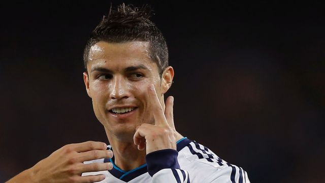 Cristiano Ronaldo gana dinero por hacer nada Cristiano Ronaldo gana dinero por hacer nada