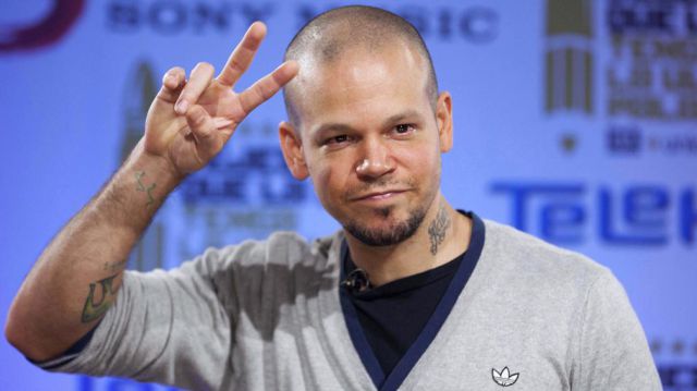 René de Calle 13 recibe premio por promover la paz René de Calle 13 recibe premio por promover la paz