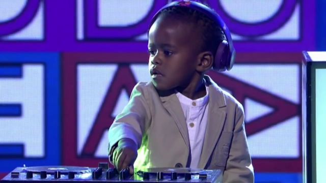 Tiene 3 años y ya es DJ Tiene 3 años y ya es DJ