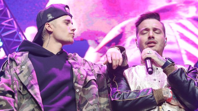 Justin y J. Balvin por primera vez comparten escenario Justin y J. Balvin por primera vez comparten escenario