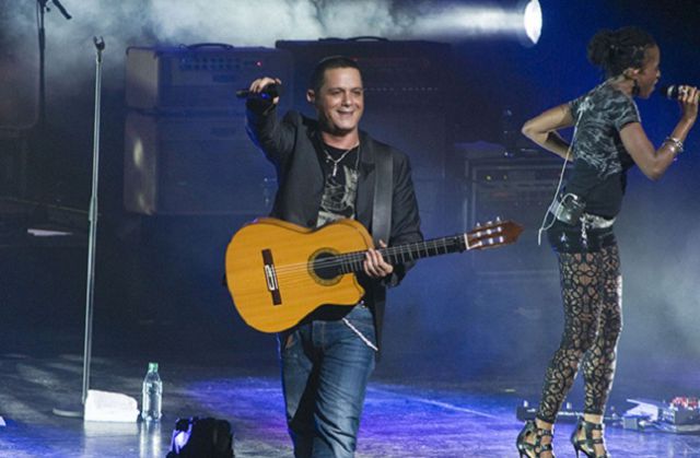 Alejandro Sanz para concierto para defender a una mujer Alejandro Sanz para concierto para defender a una mujer