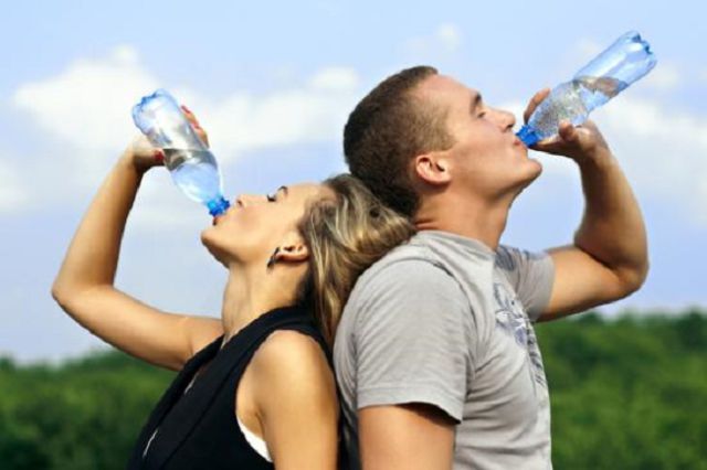 ¿Cuál es la hora indicada para tomar agua? ¿Cuál es la hora indicada para tomar agua?