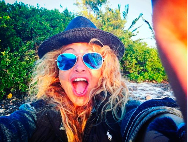 Paulina Rubio comparte la primera imagen de su hijo