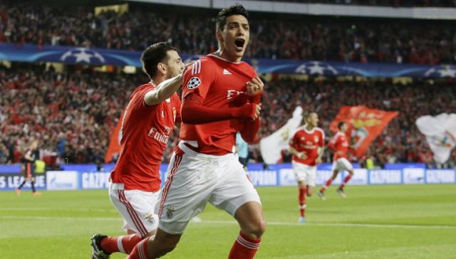 Raúl Jiménez primera plana en diarios portugueses Raúl Jiménez primera plana en diarios portugueses