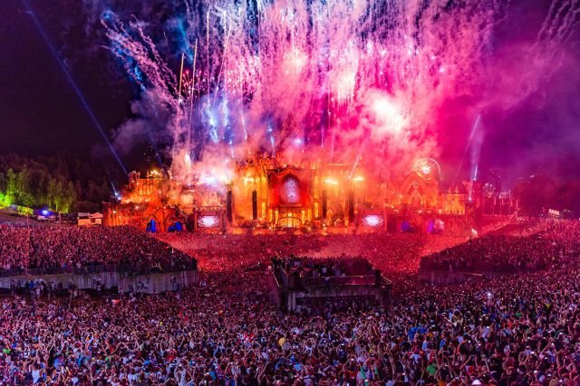 ¡Disfruta Tomorrowland en vivo!