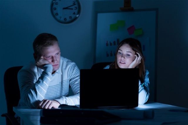 ¿A quién afecta más trabajar en turno de noche? ¿A los hombres o a las mujeres? ¿A quién afecta más trabajar en turno de noche? ¿A los hombres o a las mujeres?