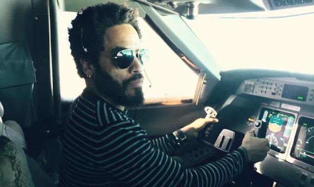 Resultado de imagen de lenny kravitz Odia viajar en avión