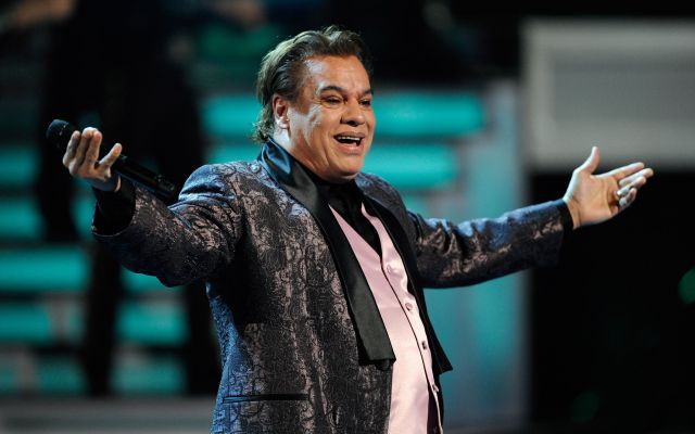 Juan Gabriel hace cover de un clásico del rock Juan Gabriel hace cover de un clásico del rock