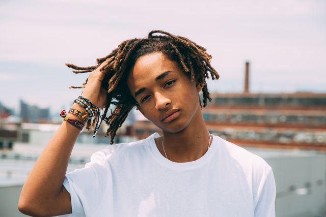 Captan a Jaden Smith en cita con su novio