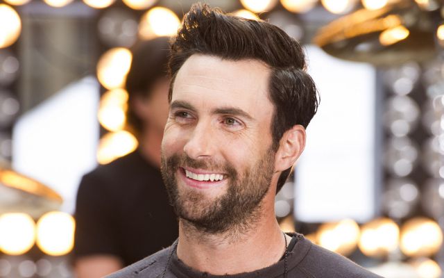 Cachan a Adam Levine ¡vestido de Pokémon!