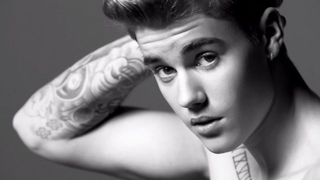 Justin Bieber se come a besos a Sofia Richie y muestra glúteos