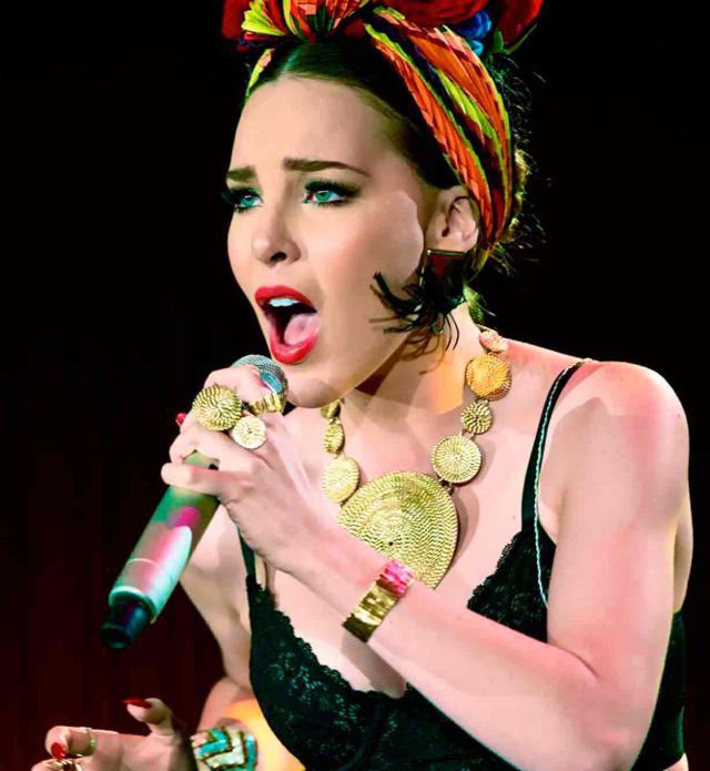Ya sabemos quién era la fan que Belinda corrió del concierto