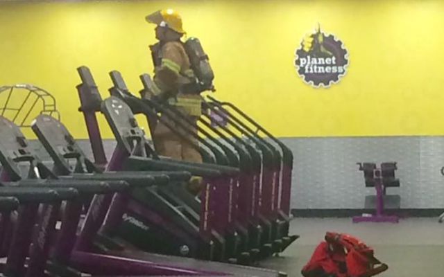 El bombero que está causando revuelo en las redes sociales