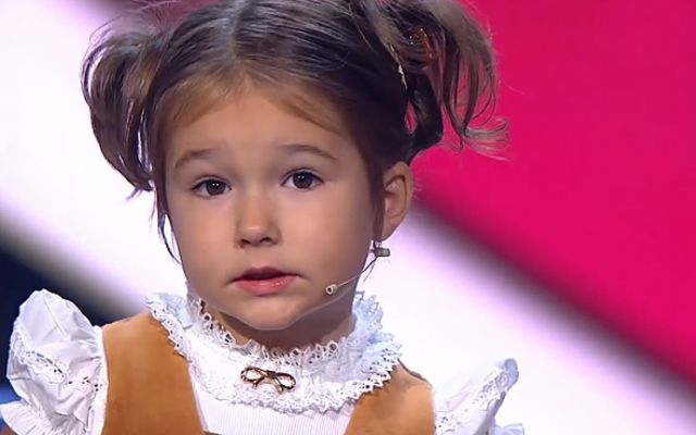 La niña de 4 años que habla 7 idiomas La niña de 4 años que habla 7 idiomas